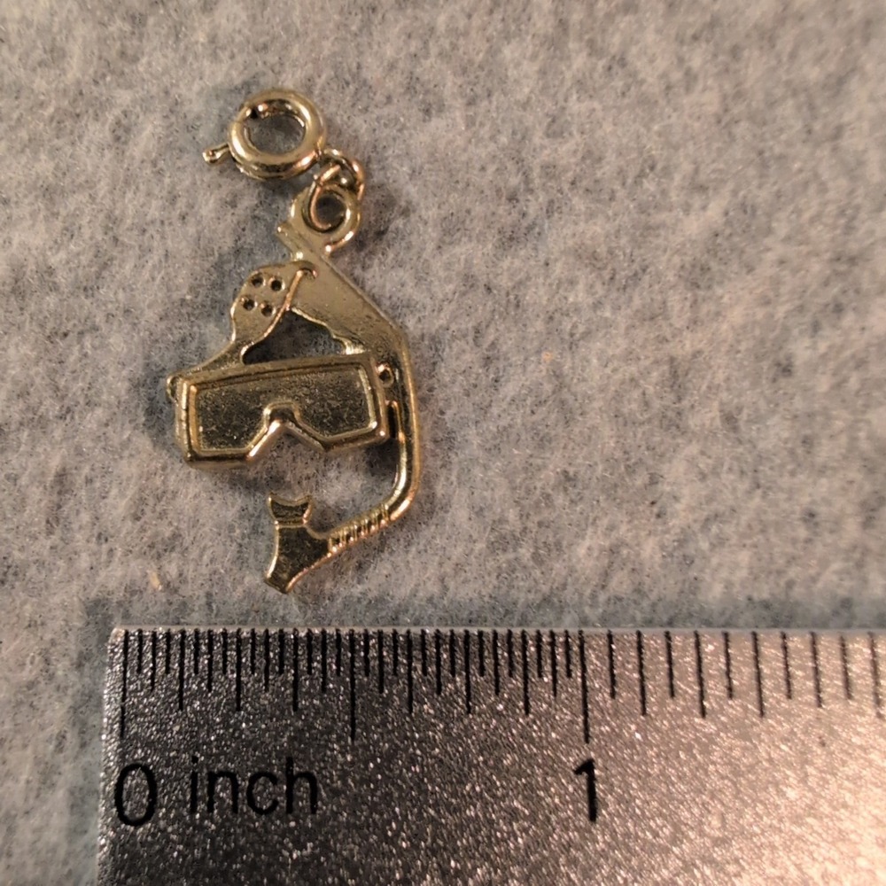 Gold Tone Scuba Diving Mask Snorkel Charm Pendant Jewelry Making - Picture 2 of 2